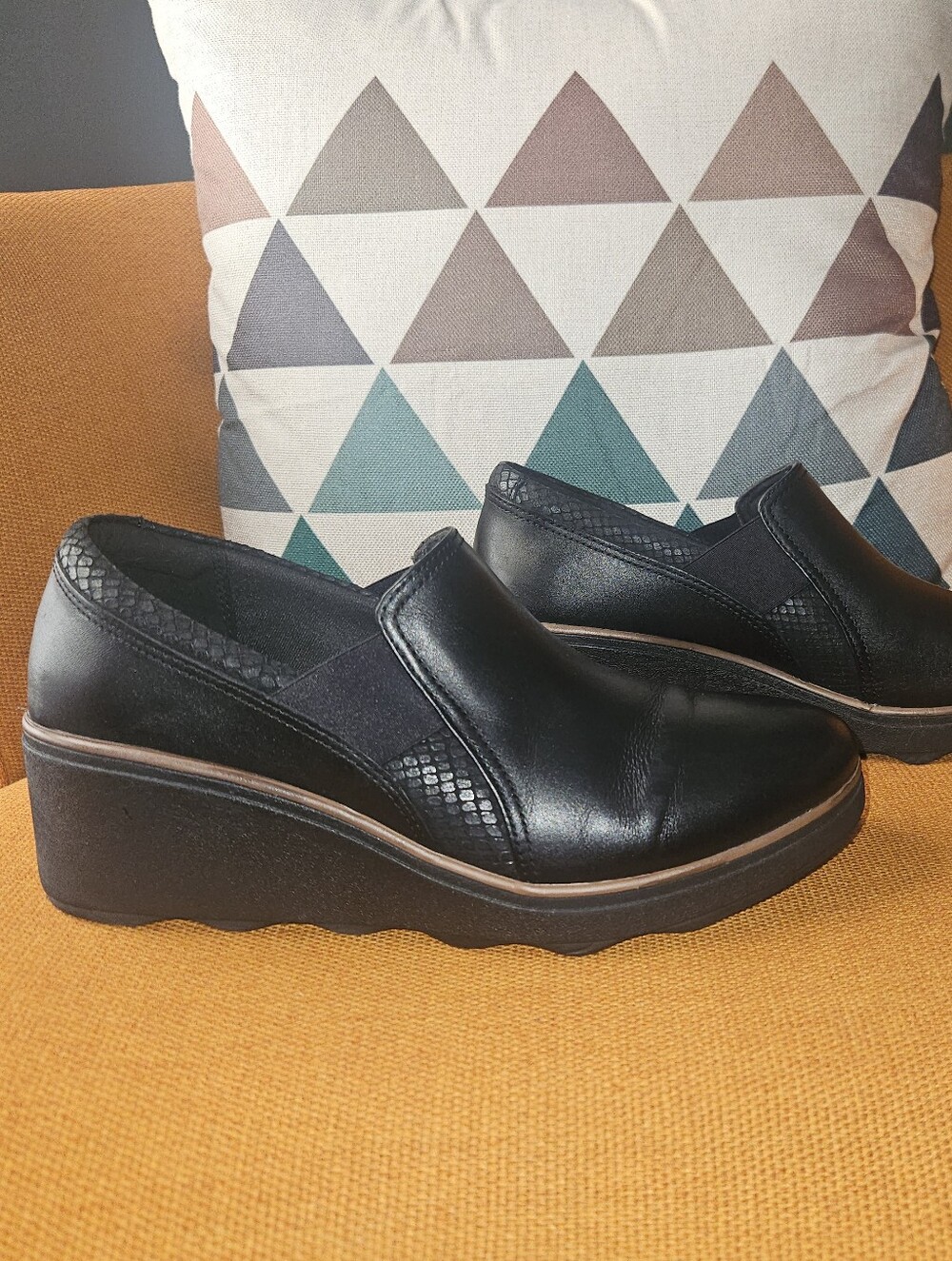 CLARKS Black Leather Slip-On Wedge Platform Loafers Sz 10